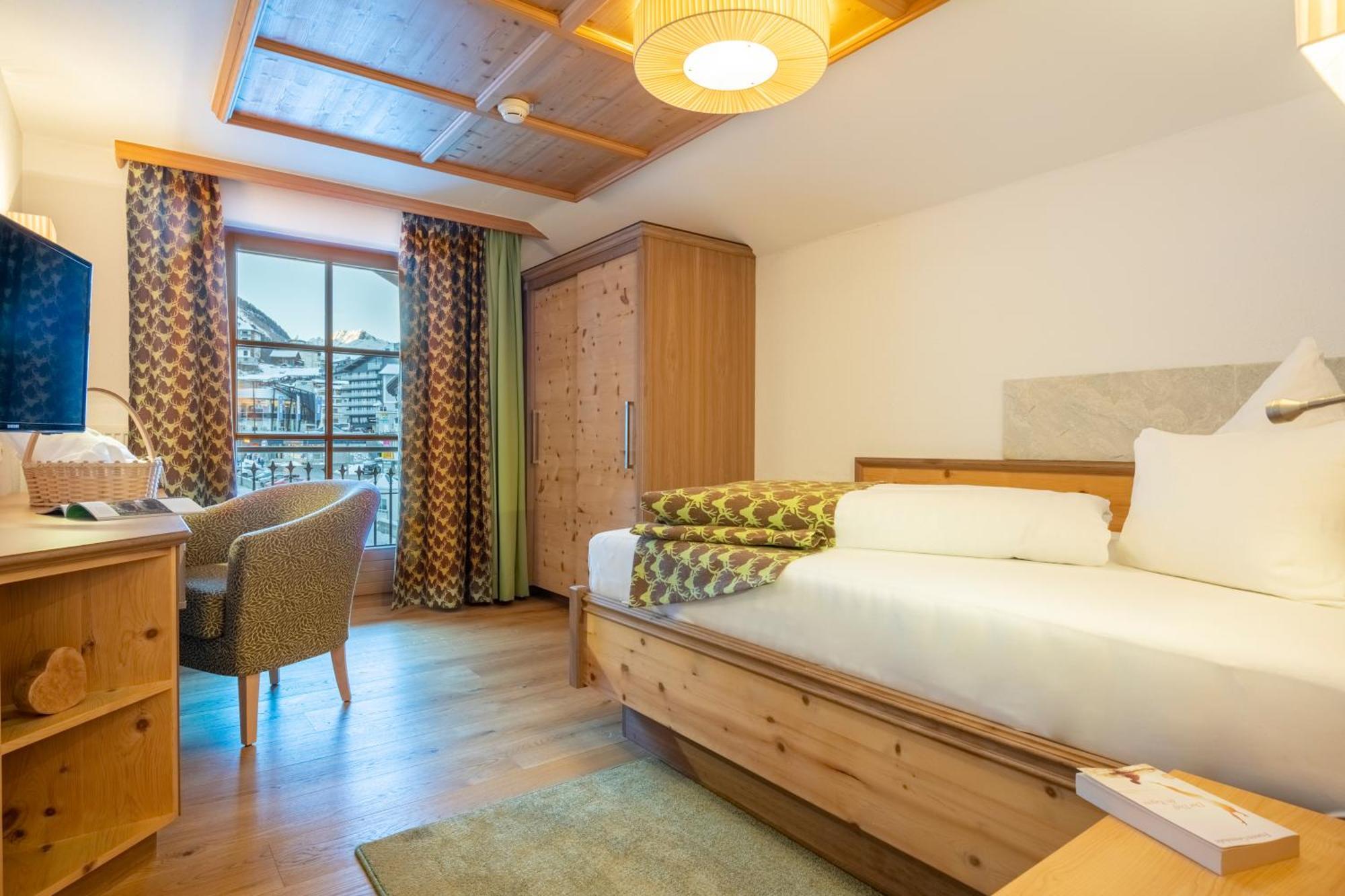 Olympia Hotel 4*